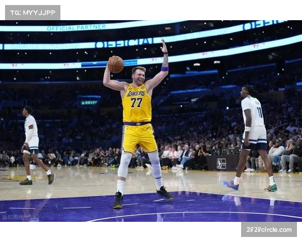 东契奇场均33.5分领跑得分榜,转会湖人后迎来数据爆发